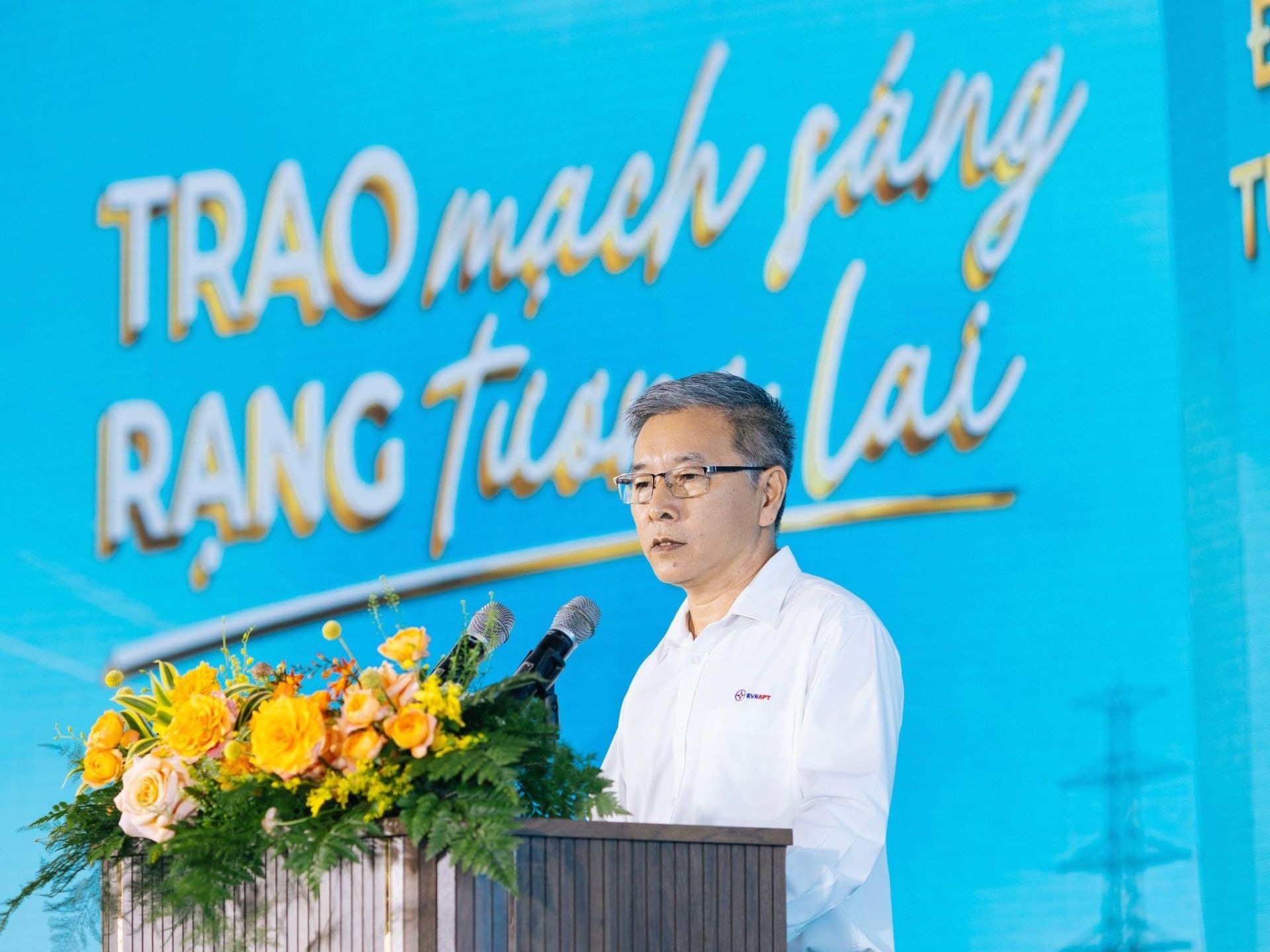&Ocirc;ng Nguyễn Văn Bảy&nbsp; &ndash; Ph&oacute; Gi&aacute;m đốc C&ocirc;ng ty Truyền tải điện 4 ph&aacute;t biểu tại buổi lễ.