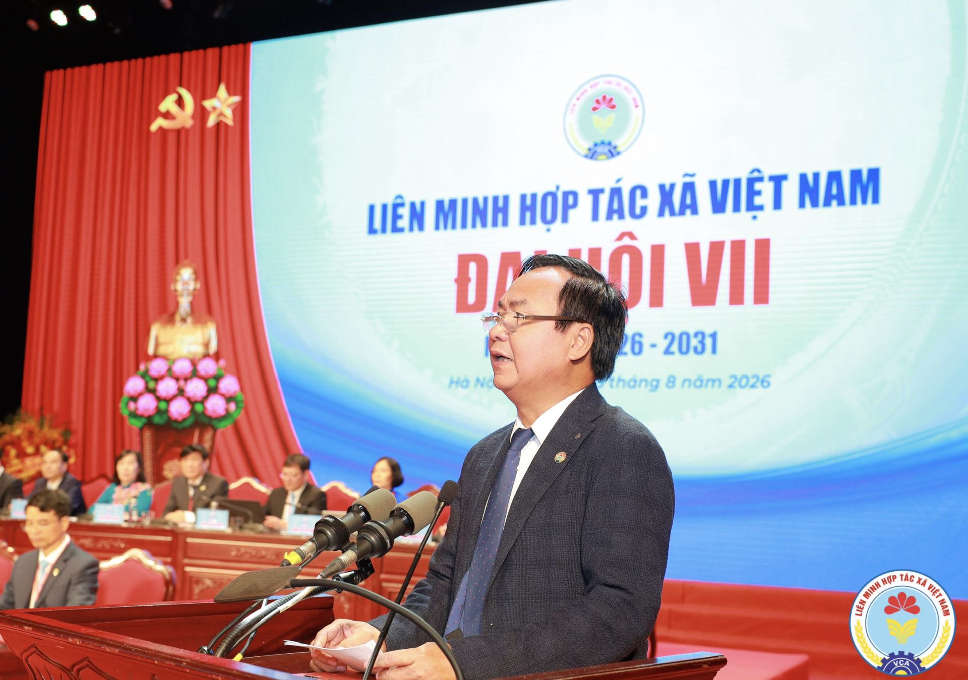 Thứ trưởng Bộ N&ocirc;ng nghiệp v&agrave; M&ocirc;i trường V&otilde; Văn Hưng ph&aacute;t biểu tham luận tại Đại hội