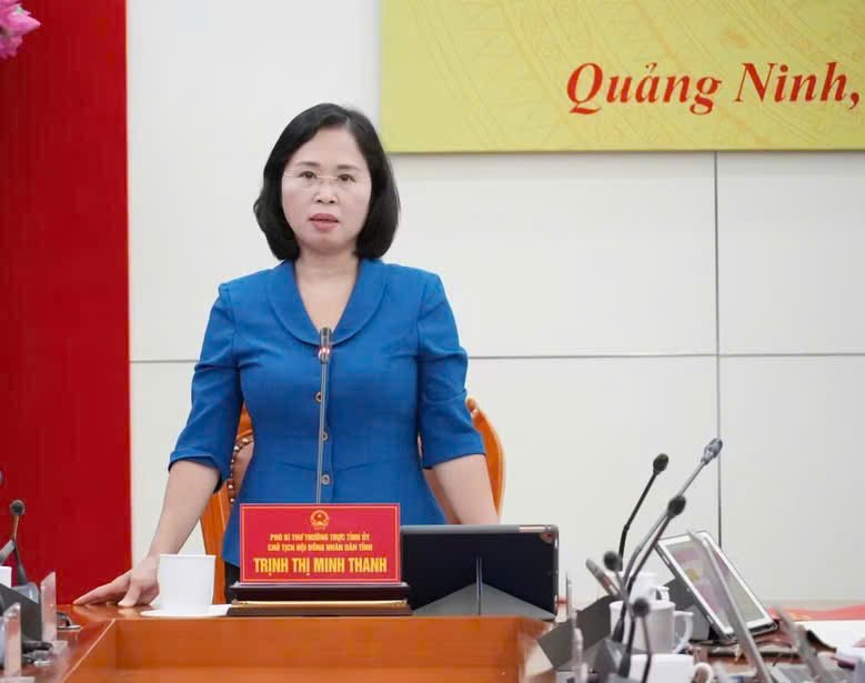 B&agrave; Trịnh Thị Minh Thanh, Ph&oacute; B&iacute; thư Thường trực Tỉnh ủy, Chủ tịch HĐND tỉnh Quảng Ninh ph&aacute;t biểu chỉ đạo tại phi&ecirc;n họp