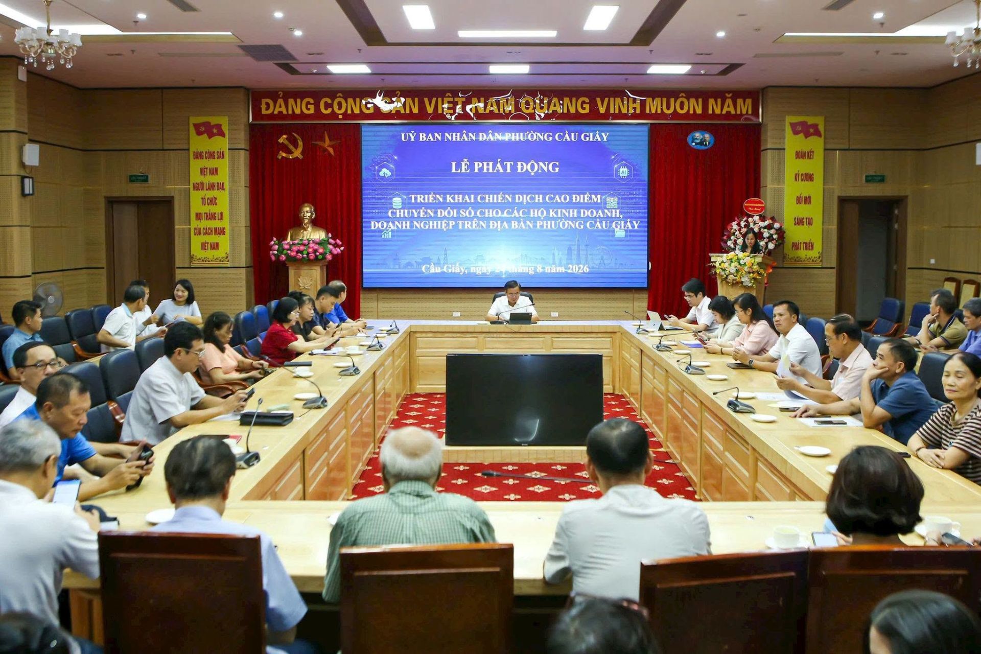 Phường Cầu Giấy phát động chiến dịch cao điểm chuyển đổi số, hỗ trợ hộ kinh doanh và doanh nghiệp ứng dụng công nghệ vào hoạt động kinh doanh. Phường Cầu Giấy phát động chiến dịch cao điểm chuyển đổi số, hỗ trợ hộ kinh doanh và doanh nghiệp ứng dụng công nghệ vào hoạt động kinh doanh.