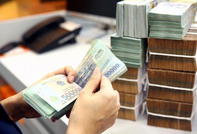Doanh nghiệp trả chậm hoặc thiếu lương v&agrave; buộc trả th&ecirc;m tiền l&atilde;i cho người lao động