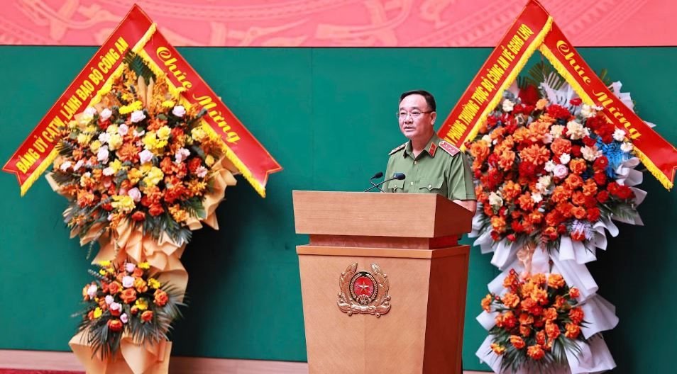 Thượng tướng Phạm Thế T&ugrave;ng, Ủy vi&ecirc;n Trung ương Đảng, Thứ trưởng Bộ C&ocirc;ng an ph&aacute;t biểu chỉ đạo tại buổi lễ.
