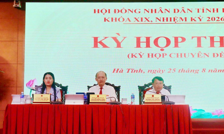 Chủ tr&igrave; kỳ họp