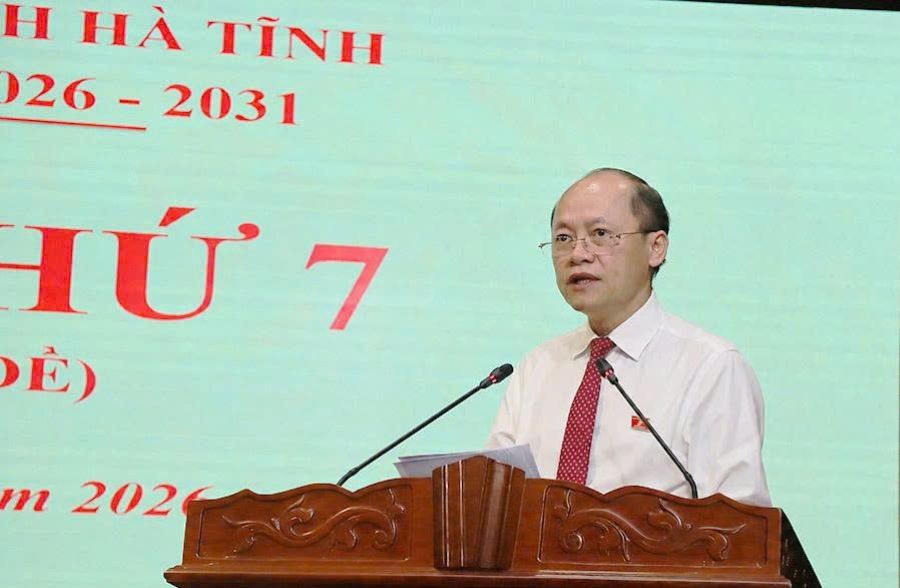 Ph&oacute; B&iacute; thư Thường trực Tỉnh ủy, Chủ tịch HĐND tỉnh H&agrave; Tĩnh Nguyễn Hồng Lĩnh ph&aacute;t biểu khai mạc kỳ họp