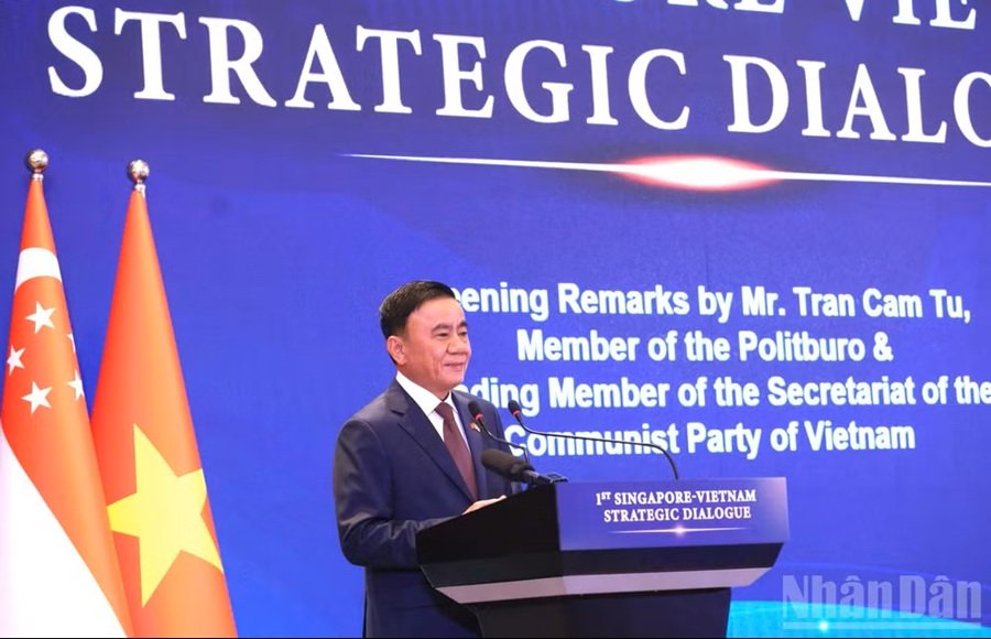 Thường trực Ban B&iacute; thư Trần Cẩm T&uacute; ph&aacute;t biểu tại Đối thoại Chiến lược Việt Nam-Singapore lần thứ nhất.