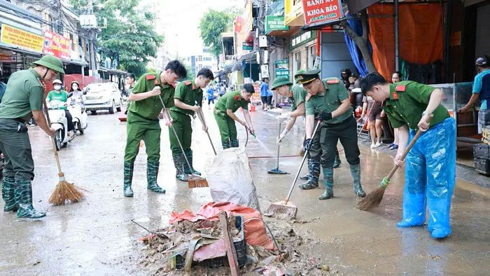 Công an tỉnh Lạng Sơn và Bộ Chỉ huy Quân sự tỉnh Lạng Sơn được yêu cầu chủ động phối hợp, huy động lực lượng, phương tiện hỗ trợ các xã, phường thu gom, vận chuyển rác thải, cây xanh gãy đổ Công an tỉnh Lạng Sơn và Bộ Chỉ huy Quân sự tỉnh Lạng Sơn được yêu cầu chủ động phối hợp, huy động lực lượng, phương tiện hỗ trợ các xã, phường thu gom, vận chuyển rác thải, cây xanh gãy đổ