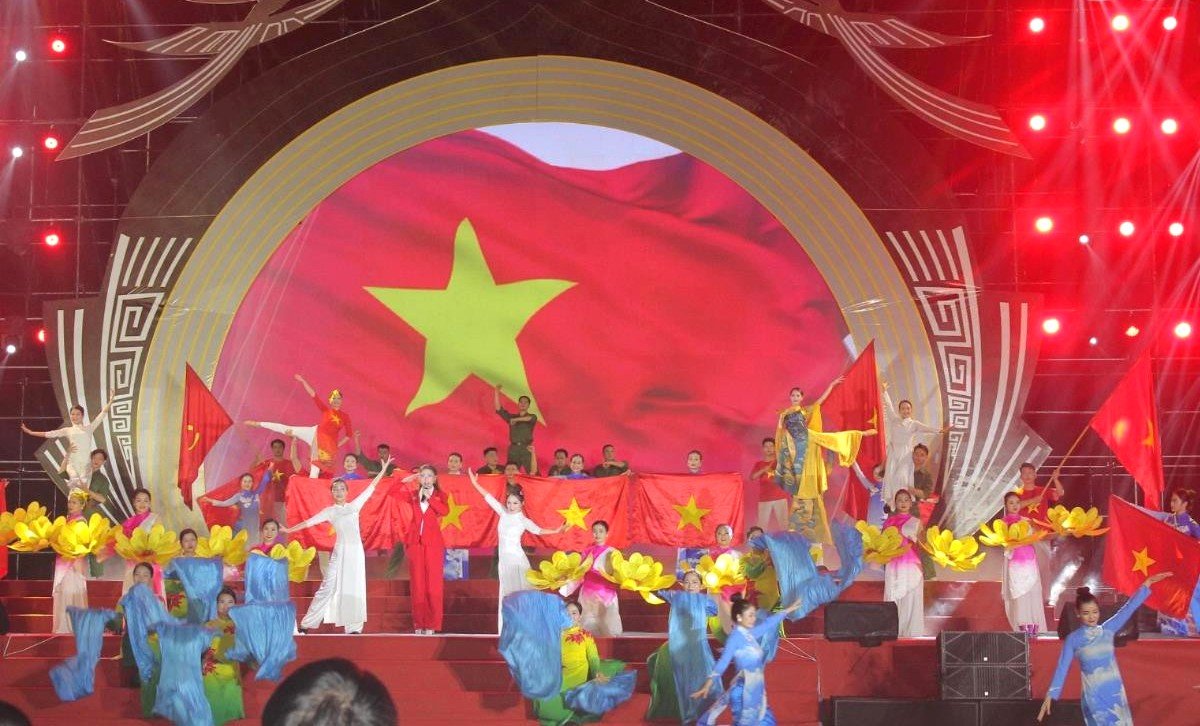 Nhiều chương tr&igrave;nh văn h&oacute;a, nghệ thuật, thể thao, triển l&atilde;m, chiếu phim v&agrave; tuy&ecirc;n truyền được triển khai trong th&aacute;ng 8 v&agrave; th&aacute;ng 9/2026, tạo kh&ocirc;ng kh&iacute; vui tươi, phấn khởi trong Nh&acirc;n d&acirc;n.
