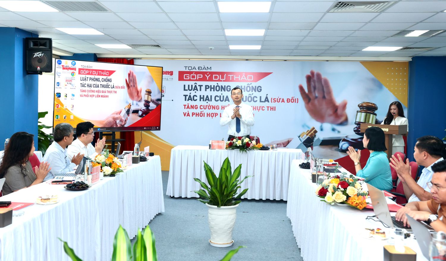 Quang cảnh buổi tọa đ&agrave;m
