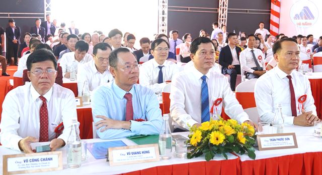 Đại biểu dự lễ khởi động.