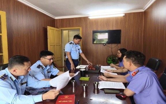 Tăng cường phối hợp giữa Quản l&yacute; thị trường v&agrave; Viện kiểm s&aacute;t trong bảo vệ quyền lợi người ti&ecirc;u d&ugrave;ng