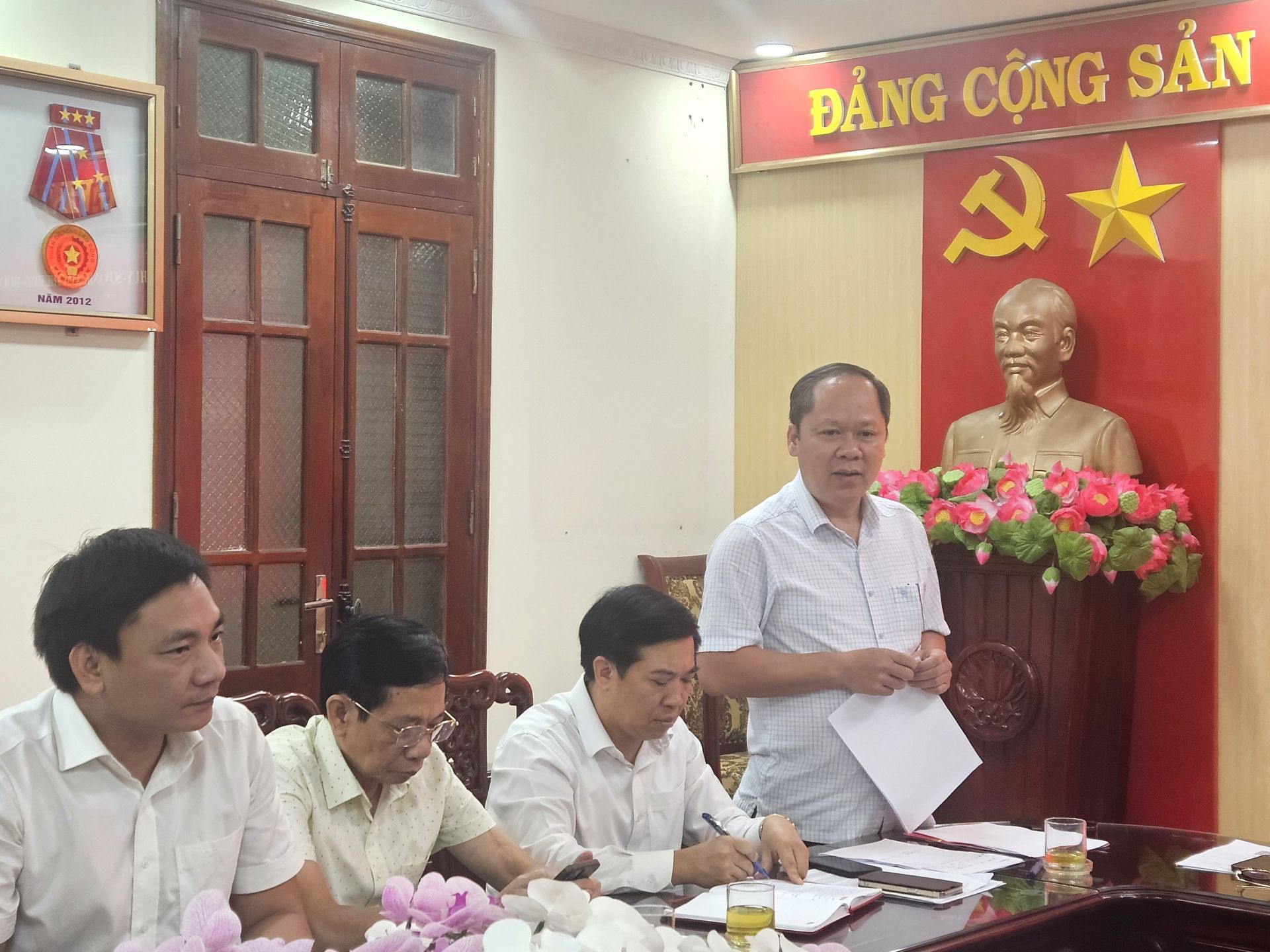 Ph&oacute; Gi&aacute;m đốc Sở Gi&aacute;o dục v&agrave; Đ&agrave;o tạo tỉnh Ninh B&igrave;nh, Đinh Văn Kh&acirc;m