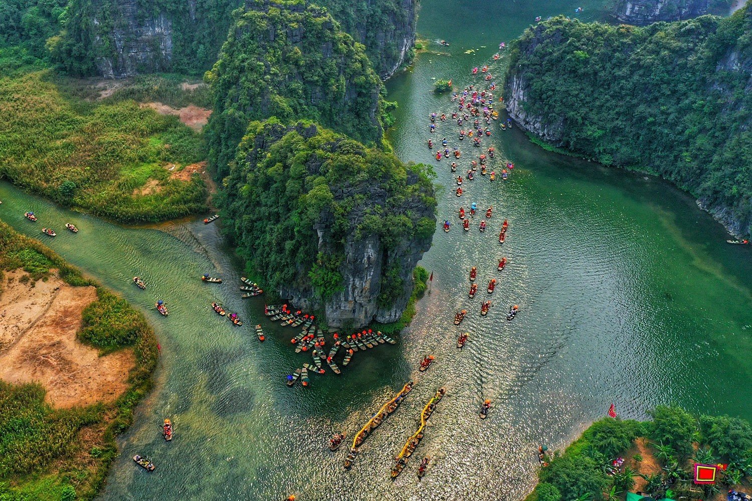 Ninh B&igrave;nh siết quản l&yacute; hoạt động du lịch mạo hiểm, bảo đảm an to&agrave;n cho du kh&aacute;ch