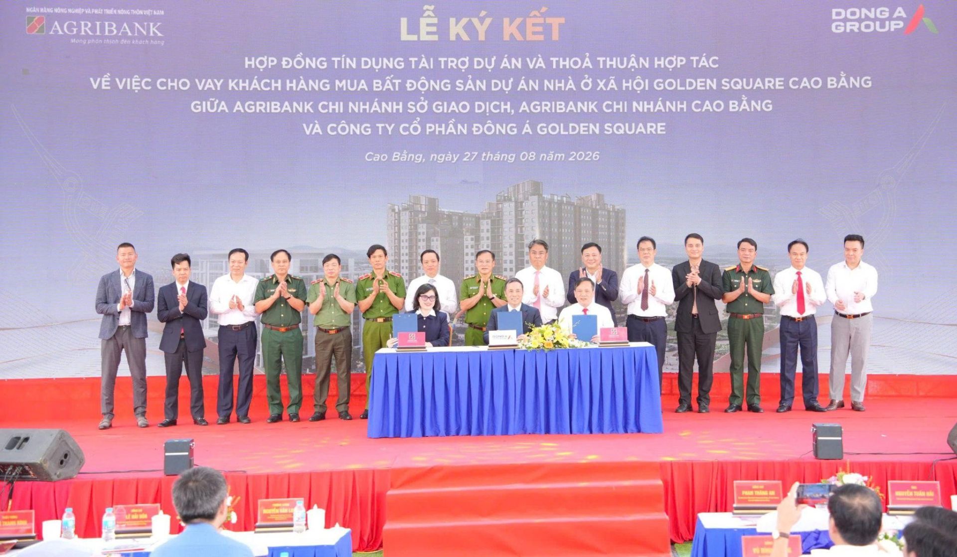 Lễ ký kết Hợp đồng tín dụng tài trợ dự án và Thỏa thuận hợp tác cho vay khách hàng mua nhà tại Dự án Nhà ở xã hội Golden Square Cao Bằng giữa Agribank và Công ty Cổ phần Đông Á Golden Square. Lễ ký kết Hợp đồng tín dụng tài trợ dự án và Thỏa thuận hợp tác cho vay khách hàng mua nhà tại Dự án Nhà ở xã hội Golden Square Cao Bằng giữa Agribank và Công ty Cổ phần Đông Á Golden Square.