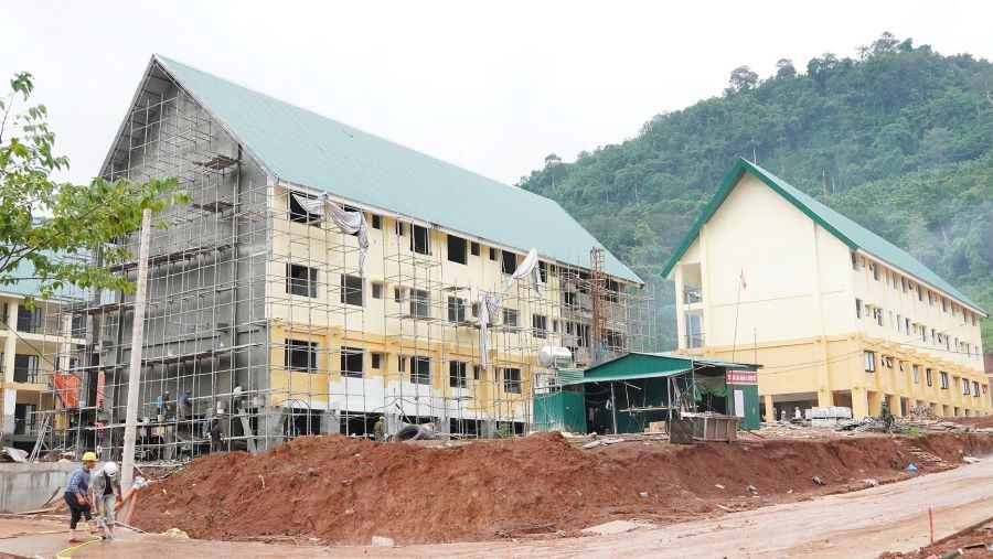 C&aacute;c hạng mục phụ trợ v&agrave; hạ tầng kỹ thuật của Trường nội tr&uacute; TH v&agrave; THCS Thượng Trạch đang được khẩn trương thi c&ocirc;ng