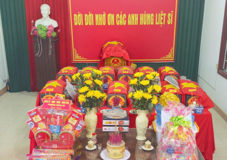 Các hài cốt liệt sĩ đang được chăm sóc và hương khói chu đáo Các hài cốt liệt sĩ đang được chăm sóc và hương khói chu đáo