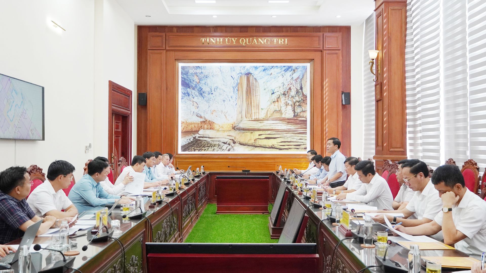 Quang cảnh buổi làm việc Quang cảnh buổi làm việc