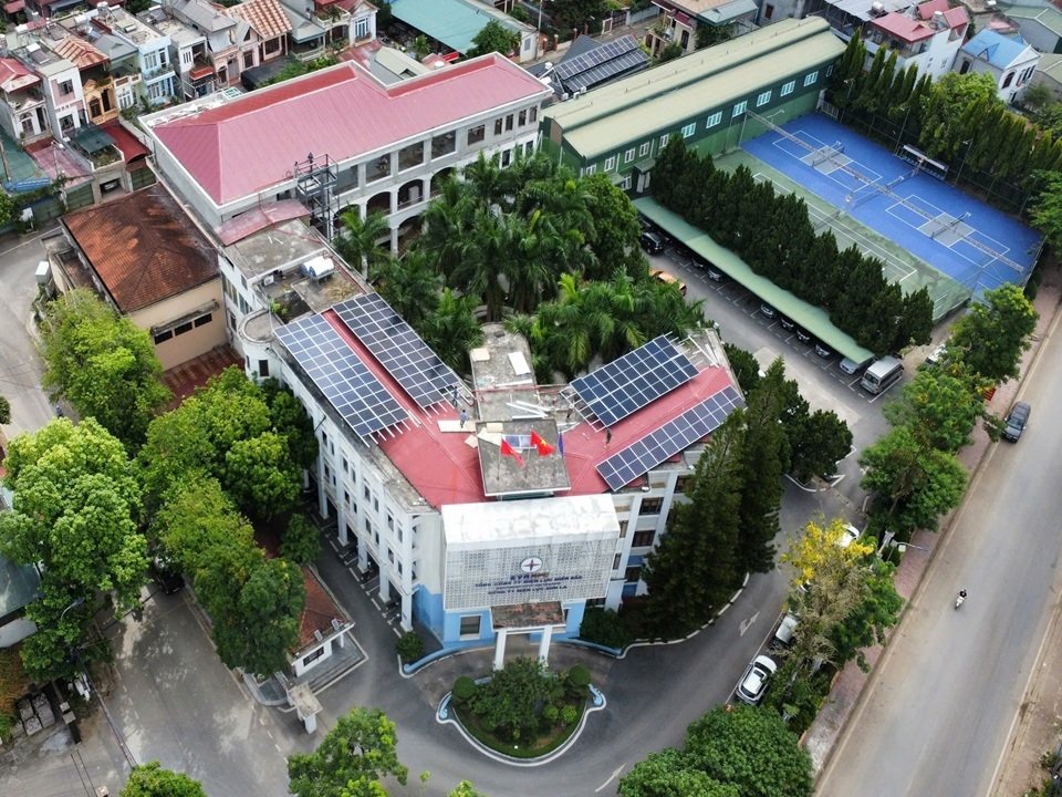 Công ty Điện lực Sơn La tích cực hưởng ứng lắp đặt điện mặt trời mái nhà tại trụ sở công ty và các đơn vị trực thuộc Công ty Điện lực Sơn La tích cực hưởng ứng lắp đặt điện mặt trời mái nhà tại trụ sở công ty và các đơn vị trực thuộc