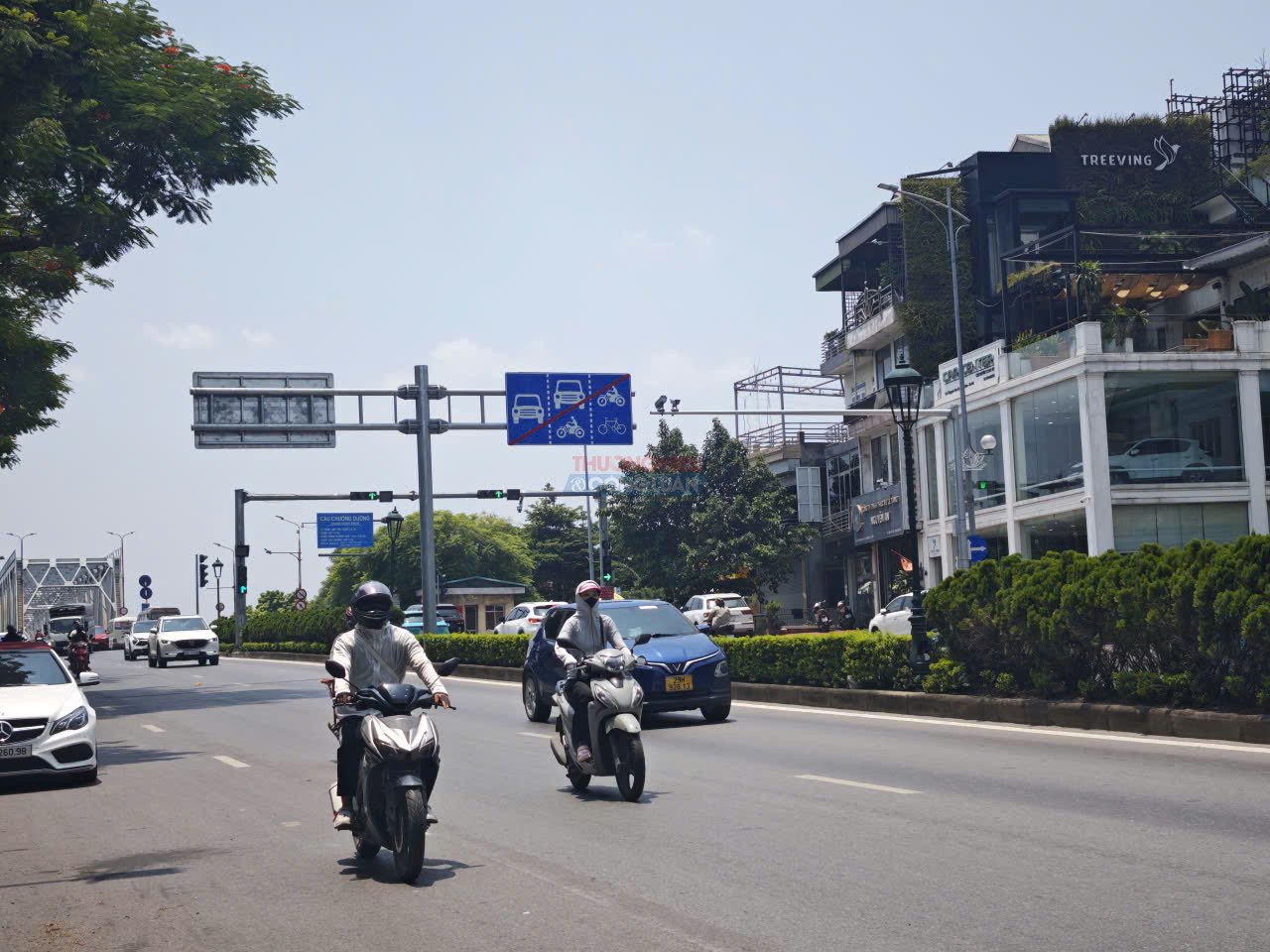 Thời tiết ngày 28/8 có sự phân hóa rõ rệt giữa các khu vực, Bắc Bộ mưa dông trong khi Trung Bộ nhiều nơi nắng nóng. Thời tiết ngày 28/8 có sự phân hóa rõ rệt giữa các khu vực, Bắc Bộ mưa dông trong khi Trung Bộ nhiều nơi nắng nóng.