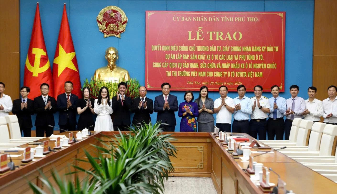 Các đại biểu tham dự buổi lễ. Các đại biểu tham dự buổi lễ.