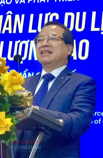 TS H&agrave; Văn Si&ecirc;u ph&aacute;t biểu ch&agrave;o mừng Hội thảo. Ảnh: Viết Hiền