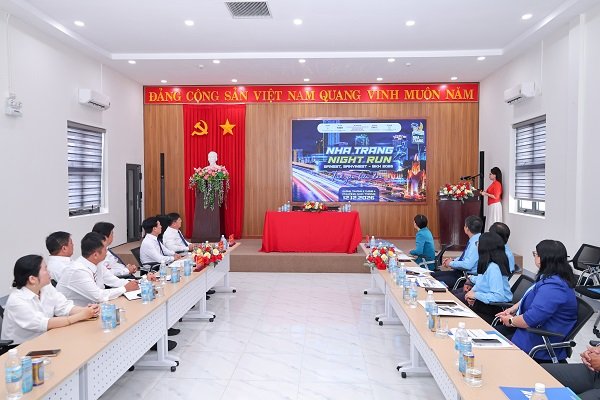 Đại biểu xem video clip về giải đấu Đại biểu xem video clip về giải đấu