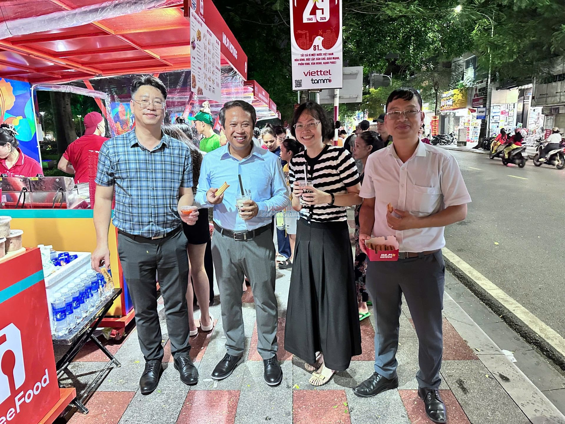 Nh&acirc;n d&acirc;n v&agrave; du kh&aacute;ch c&ugrave;ng đến, c&ugrave;ng trải nghiệm, c&ugrave;ng thưởng thức v&agrave; c&ugrave;ng lan tỏa những sắc m&agrave;u ri&ecirc;ng của th&agrave;nh phố Cảng.