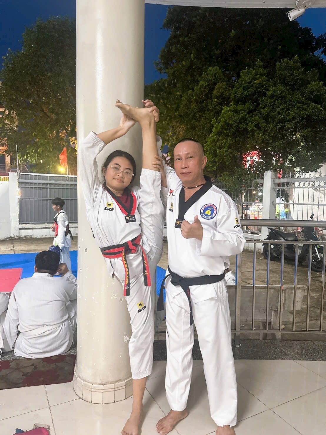 Nhiều học viên trở nên mạnh dạn, trưởng thành hơn sau mỗi ngày đến lớp tập võ. Ảnh: VT Nhiều học viên trở nên mạnh dạn, trưởng thành hơn sau mỗi ngày đến lớp tập võ. Ảnh: VT