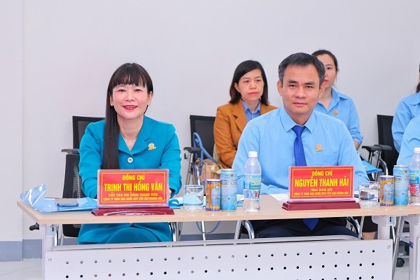 Lãnh đạo Côn ty Yến sào Khánh Hòa Lãnh đạo Côn ty Yến sào Khánh Hòa
