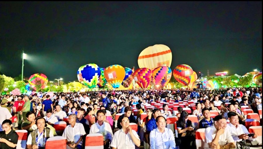 Quang cảnh lễ khai mạc Quang cảnh lễ khai mạc