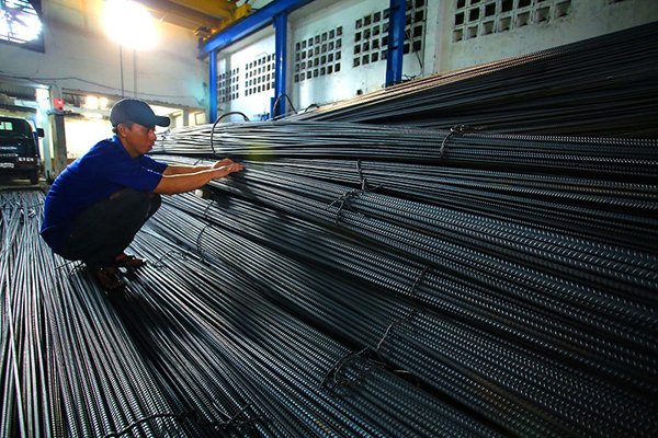 Quặng sắt kh&eacute;p lại tuần tăng gi&aacute; nhờ tồn kho ở cảng Trung Quốc hạ nhiệt.