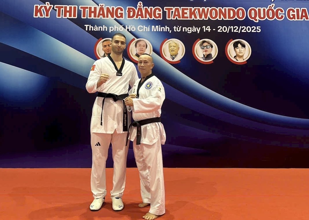 HLV Trần Công Minh tham gia các khoá cập nhật kỹ thuật, thi lên thăng đẳng. Ảnh: VT HLV Trần Công Minh tham gia các khoá cập nhật kỹ thuật, thi lên thăng đẳng. Ảnh: VT