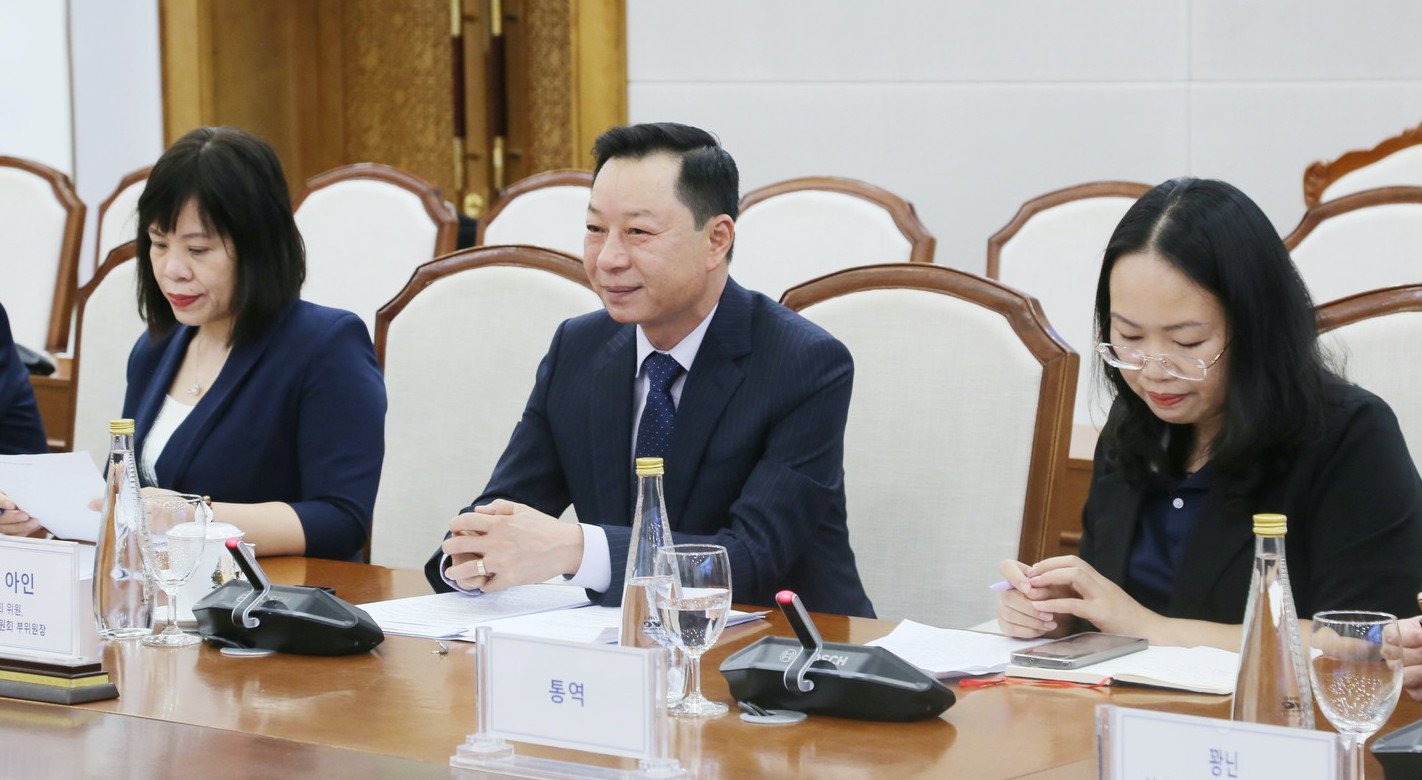 Ông Lê Văn Ánh, Phó Chủ tịch UBND tỉnh Quảng Ninh, phát biểu tại lễ ký kết Ông Lê Văn Ánh, Phó Chủ tịch UBND tỉnh Quảng Ninh, phát biểu tại lễ ký kết