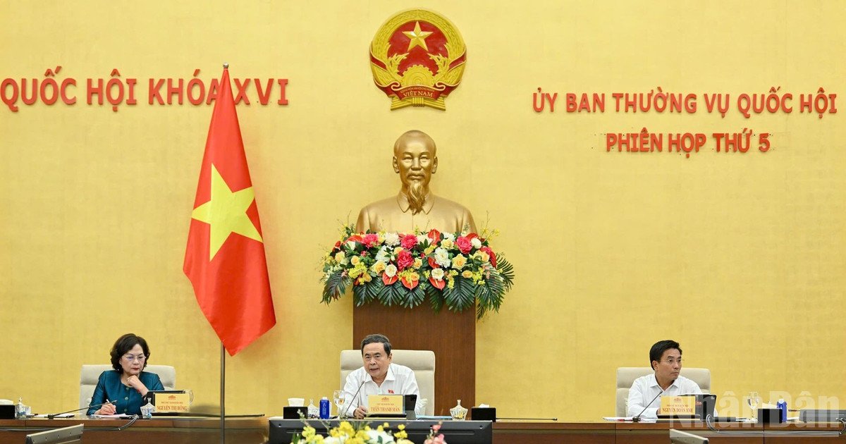 Chủ tr&igrave; phi&ecirc;n họp thứ 5 Ủy ban Thường vụ Quốc hội kh&oacute;a XVI. (Ảnh: Thủy Nguy&ecirc;n)