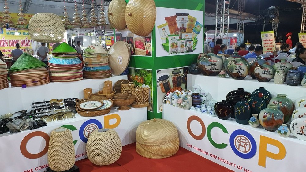 Sản phẩm OCOP Hà Nội được giới thiệu, kết nối với người tiêu dùng tại các chương trình xúc tiến thương mại và hệ thống phân phối. Ảnh: VGP Sản phẩm OCOP Hà Nội được giới thiệu, kết nối với người tiêu dùng tại các chương trình xúc tiến thương mại và hệ thống phân phối. Ảnh: VGP
