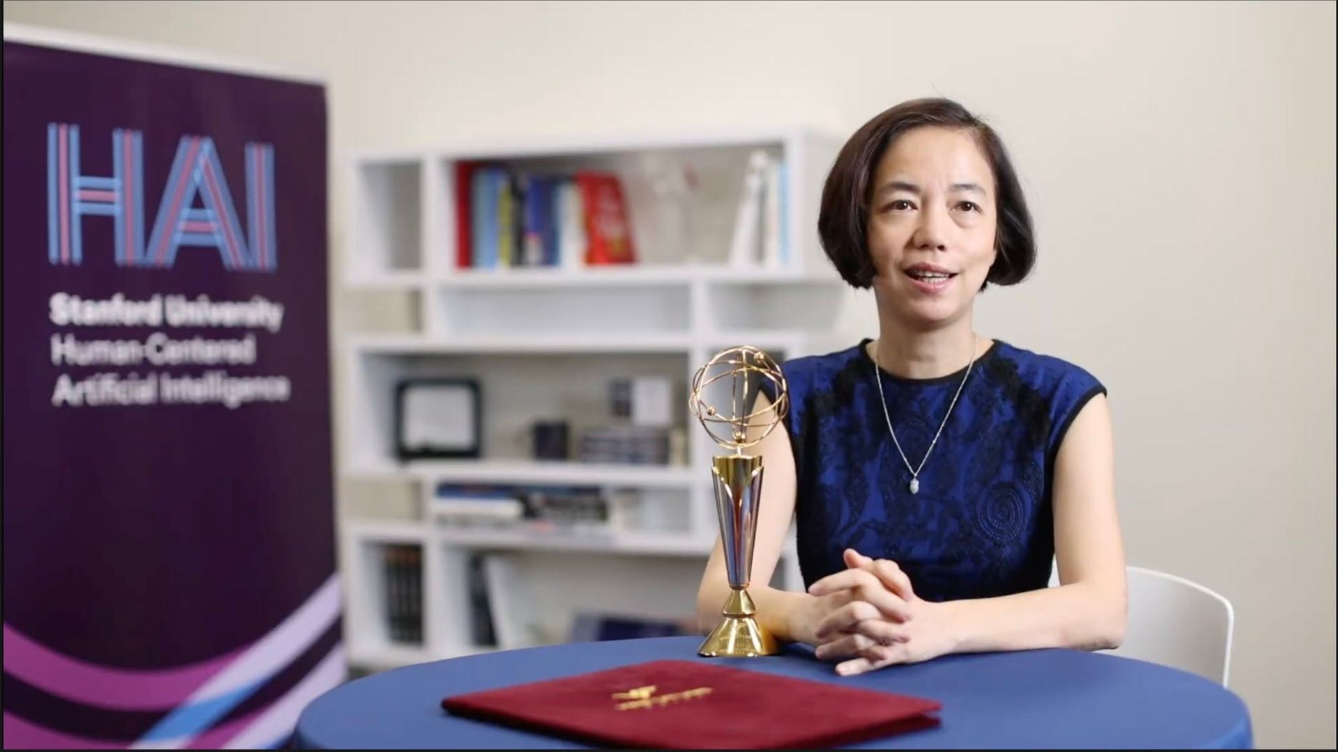 GS. Fei-Fei Li chia sẻ khi được trao Giải thưởng Ch&iacute;nh VinFuture 2024. Ảnh: VFP.