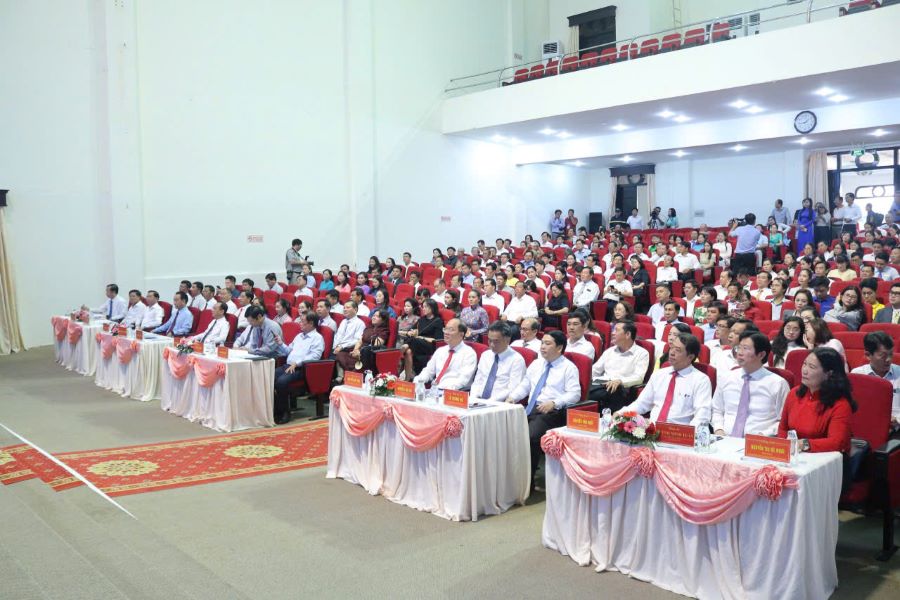 Quang cảnh hội nghị