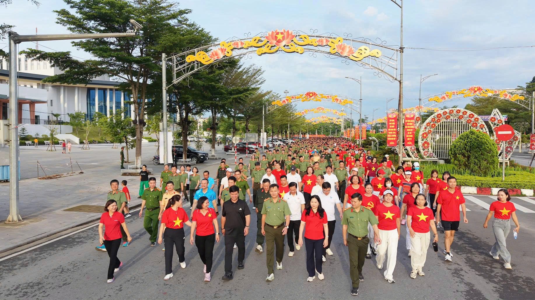 sau Lễ khai mạc, các đại biểu, chiến sỹ và nhân dân cùng đồng loạt hưởng ứng chương trình sau Lễ khai mạc, các đại biểu, chiến sỹ và nhân dân cùng đồng loạt hưởng ứng chương trình