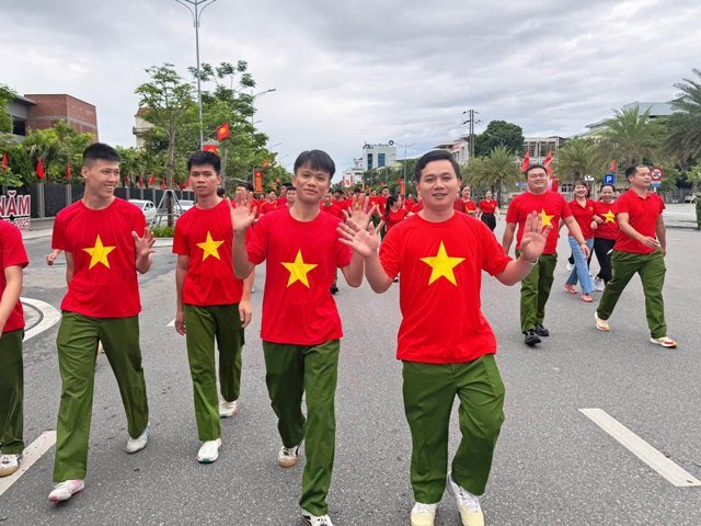 Những bước chân xanh kết nối cộng đồng Hà Tĩnh. Những bước chân xanh kết nối cộng đồng Hà Tĩnh.