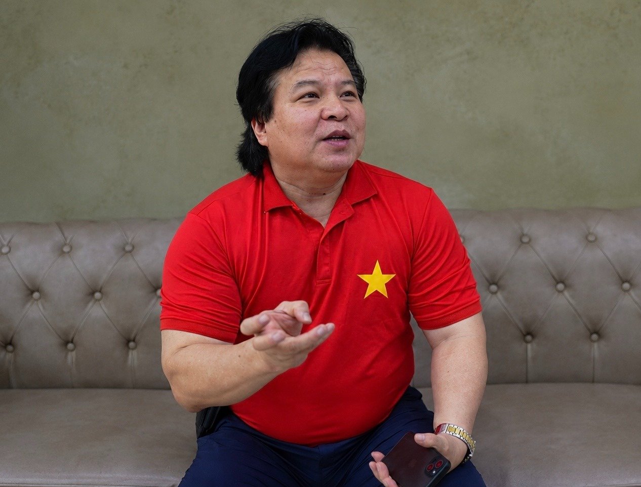 NSND Tống To&agrave;n Thắng, Gi&aacute;m đốc Li&ecirc;n đo&agrave;n Xiếc Việt Nam, chia sẻ về qu&aacute; tr&igrave;nh x&acirc;y dựng chương tr&igrave;nh &ldquo;H&agrave;o kh&iacute; Việt Nam&rdquo;. Ảnh Văn Dương