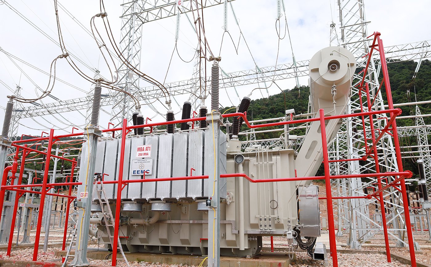 M&aacute;y biến &aacute;p AT1 220 kV - 250 MVA vận h&agrave;nh tại trạm 220 kV Ph&uacute; Quốc