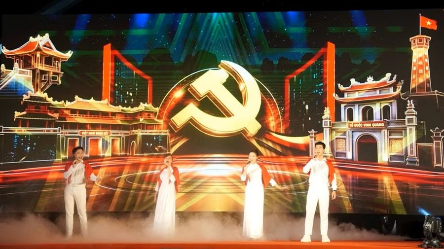 Chương trình “Hà Nội-Từ mùa thu lịch sử năm 1945”, sự kiện quan trọng của Thành phố Hà Nội, nằm trong chuỗi hoạt động kỷ niệm 81 năm Cách mạng Tháng Tám thành công và Quốc khánh nước Cộng hòa xã hội chủ nghĩa Việt Nam. (Ảnh: THI PHONG) Chương trình “Hà Nội-Từ mùa thu lịch sử năm 1945”, sự kiện quan trọng của Thành phố Hà Nội, nằm trong chuỗi hoạt động kỷ niệm 81 năm Cách mạng Tháng Tám thành công và Quốc khánh nước Cộng hòa xã hội chủ nghĩa Việt Nam. (Ảnh: THI PHONG)
