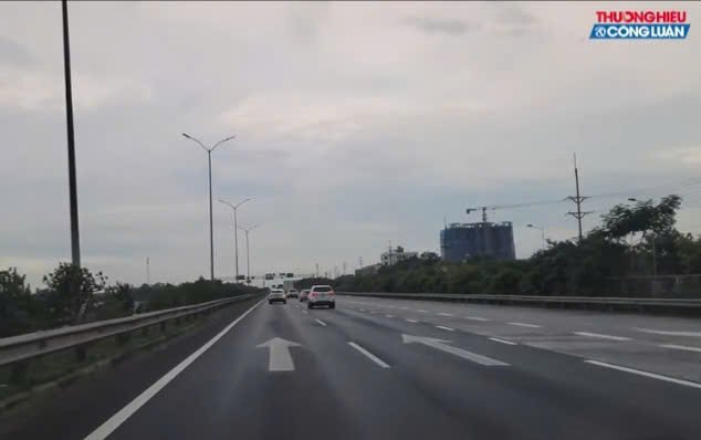 Cục x&aacute;c định, tuy&ecirc;n truyền, gi&aacute;o dục &yacute; thức người l&aacute;i xe phải tu&acirc;n thủ quy định về tốc độ v&agrave; khoảng c&aacute;ch tr&ecirc;n đường l&agrave; nhiệm vụ trọng t&acirc;m. Ảnh: Tuấn Ngọc