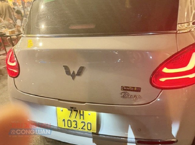 Chiếc xe 77H10320.