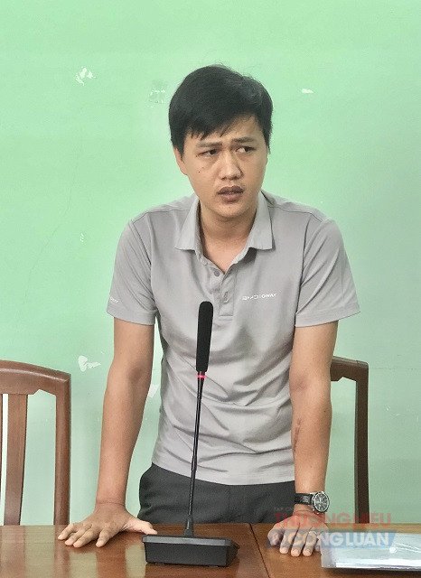 T&agrave;i xế&nbsp; L&ecirc; Ngọc Hưng tường tr&igrave;nh &ldquo;vụ việc&rdquo;. Ảnh: Viết Hiền