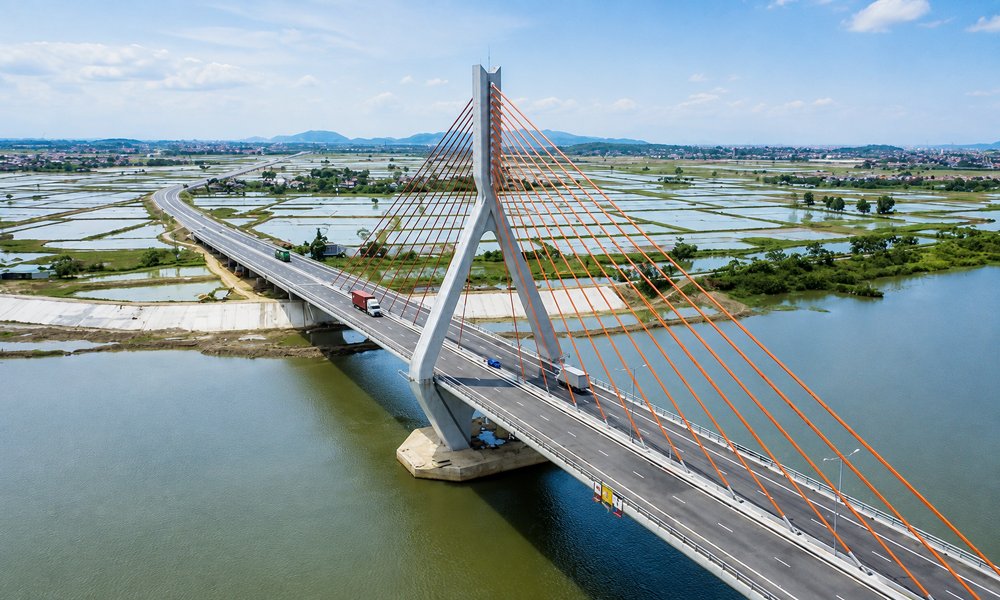 Cầu Đồng Việt bắc qua sông Thương nối Bắc Ninh với Hải Phòng. Cầu Đồng Việt bắc qua sông Thương nối Bắc Ninh với Hải Phòng.