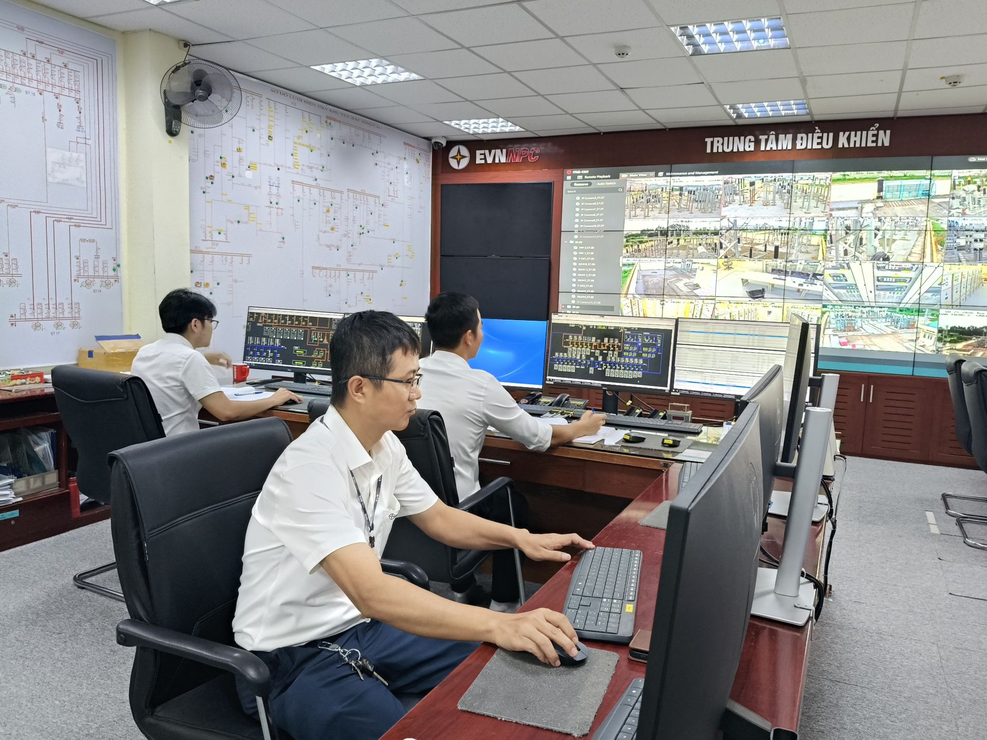 Khoa học công nghệ và đổi mới sáng tạo đang từng bước thay đổi phương thức làm việc tại EVNNPC Khoa học công nghệ và đổi mới sáng tạo đang từng bước thay đổi phương thức làm việc tại EVNNPC