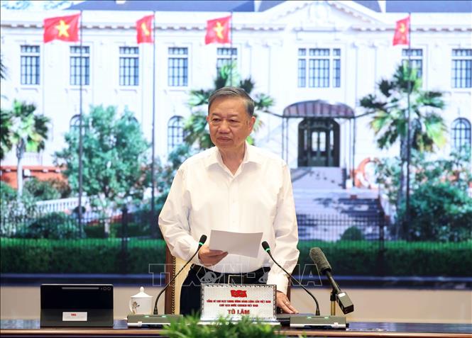 Tổng B&iacute; thư, Chủ tịch nước T&ocirc; L&acirc;m ph&aacute;t biểu chỉ đạo tại cuộc l&agrave;m việc với Đảng ủy Ch&iacute;nh phủ v&agrave; c&aacute;c cơ quan li&ecirc;n quan về t&igrave;nh h&igrave;nh thực hiện ch&iacute;nh s&aacute;ch an sinh x&atilde; hội, hỗ trợ người yếu thế. Ảnh: Thống Nhất/TTXVN