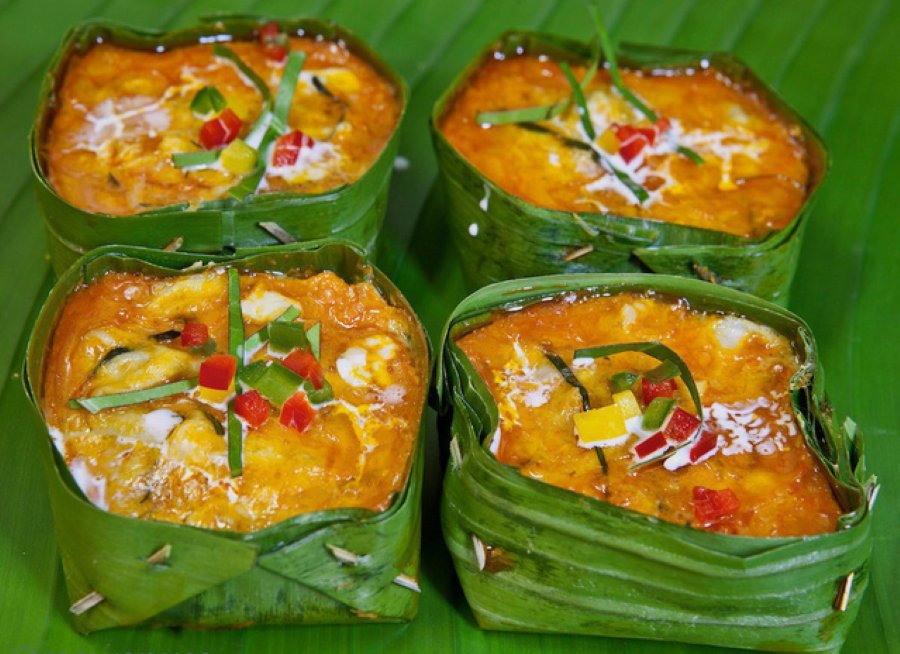 M&oacute;n c&aacute; hấp trong l&aacute; chuối n&agrave;y được xem l&agrave; biểu tượng của ẩm thực Khmer