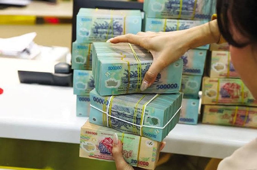 Các ngân hàng gia tăng ưu đãi lãi suất tiền gửi trực tuyến trước kỳ nghỉ Quốc khánh, trong bối cảnh nhu cầu vốn cuối năm được dự báo tiếp tục tăng. Các ngân hàng gia tăng ưu đãi lãi suất tiền gửi trực tuyến trước kỳ nghỉ Quốc khánh, trong bối cảnh nhu cầu vốn cuối năm được dự báo tiếp tục tăng.