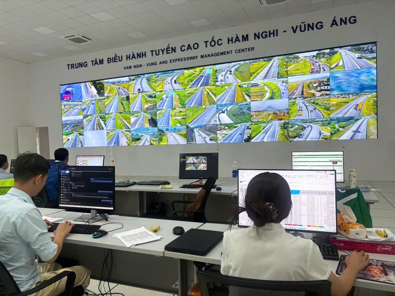 Trung t&acirc;m điều h&agrave;nh giao th&ocirc;ng th&ocirc;ng minh tuyến H&agrave;m Nghi &ndash; Vũng &Aacute;ng.